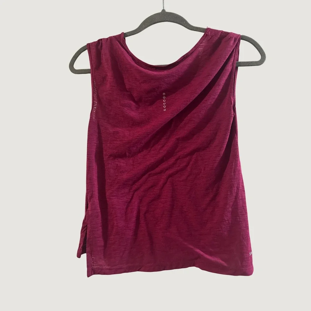 Nike Dri-FIT Women XS Running Tank Top Berry Magenta Sleeveless Lightweight